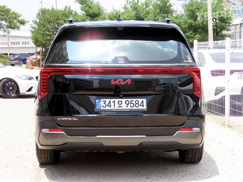 2025 - kia carnival