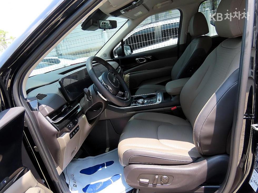 2025 - kia carnival