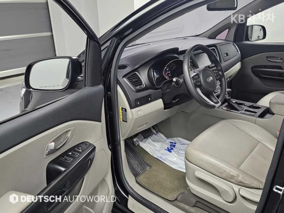 2019 - kia carnival