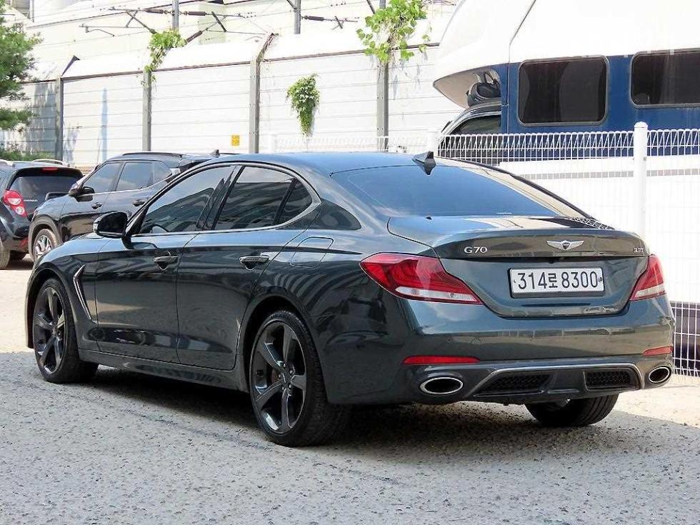 2019 Genesis G70 SPORT photo