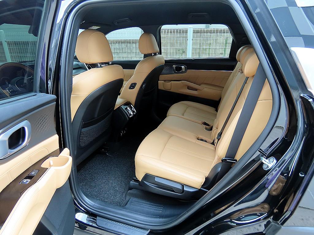 2022 - kia sorento
