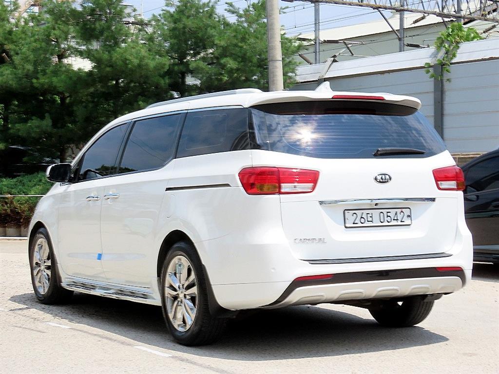 2016 - kia carnival