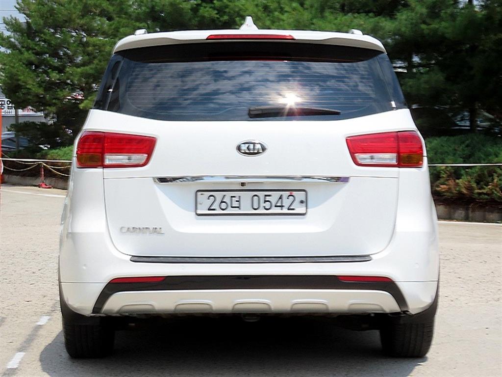 2016 - kia carnival