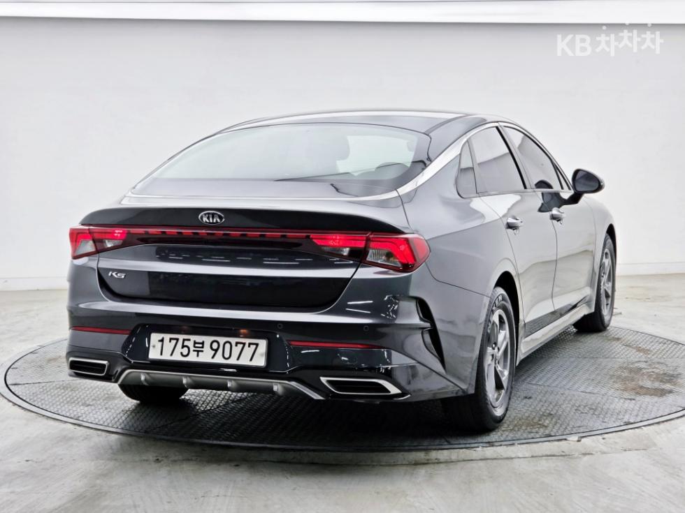 2021 - kia k5