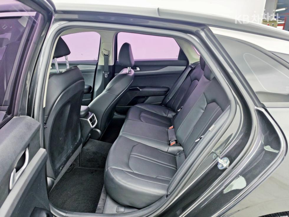 2021 - kia k5