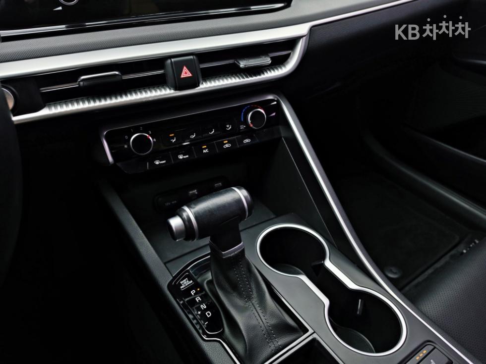 2021 - kia k5