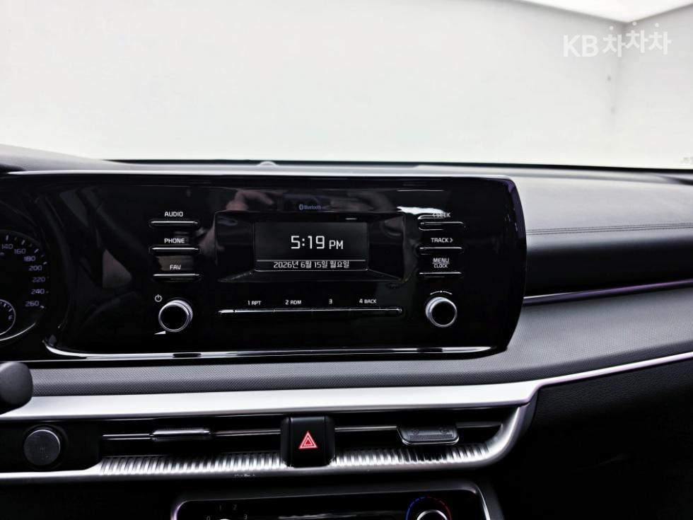 2021 - kia k5