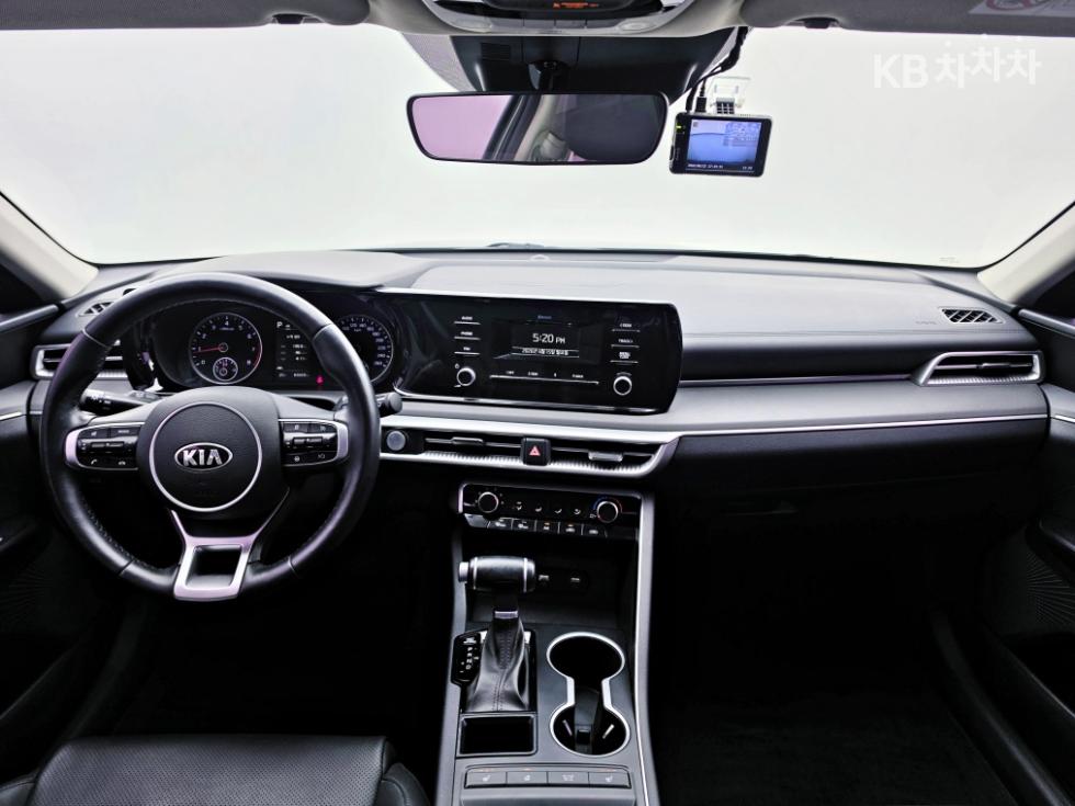 2021 - kia k5