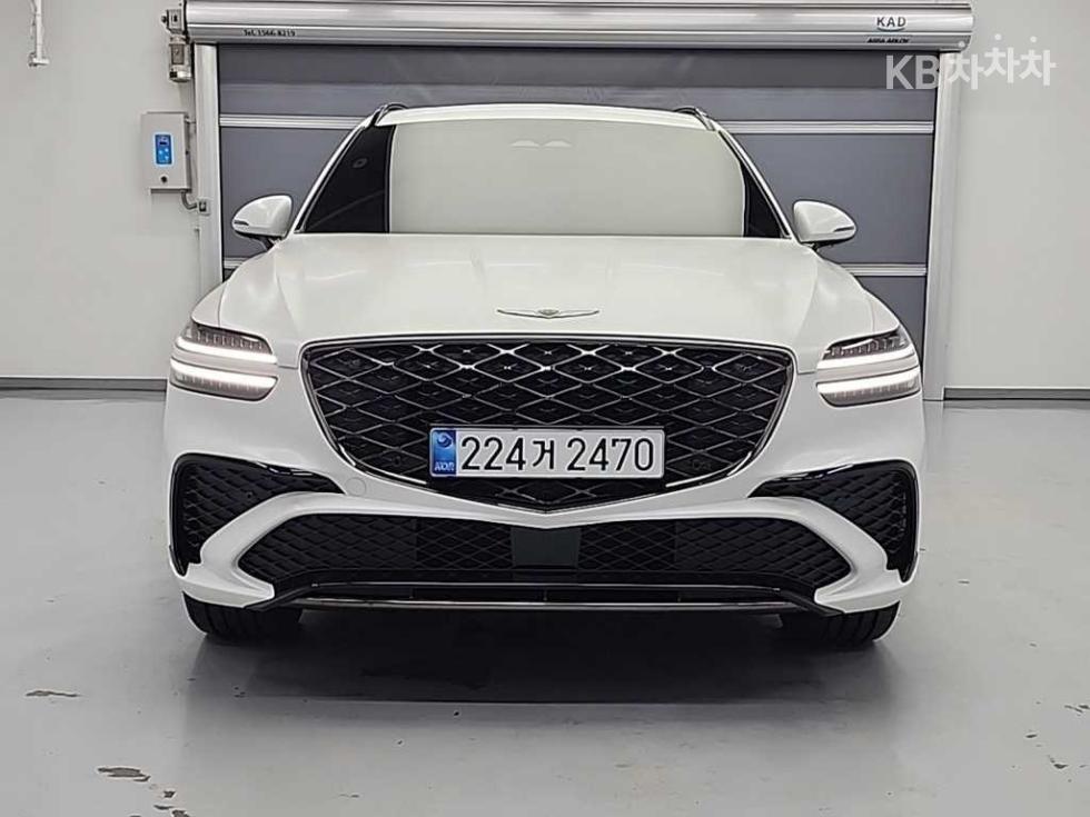 2024 Genesis GV70 photo