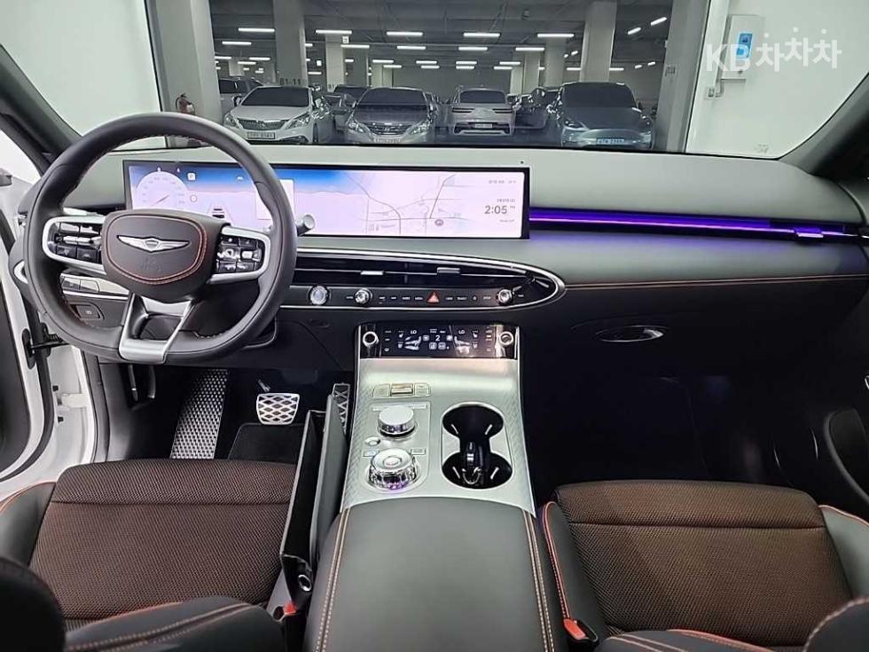 2024 Genesis GV70 photo