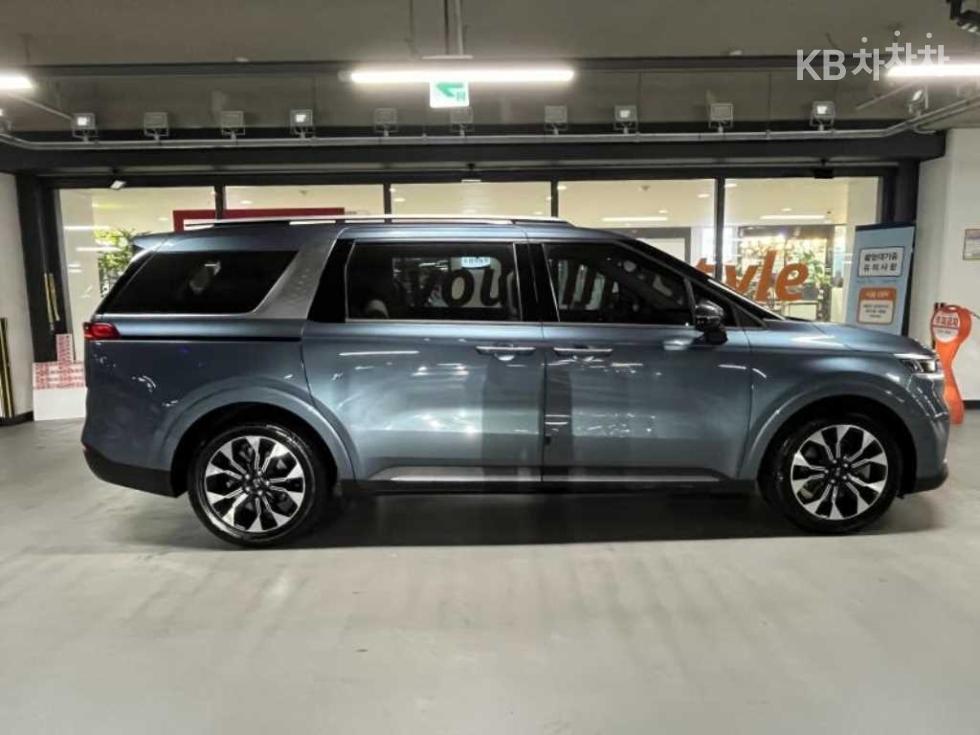 2021 - kia carnival
