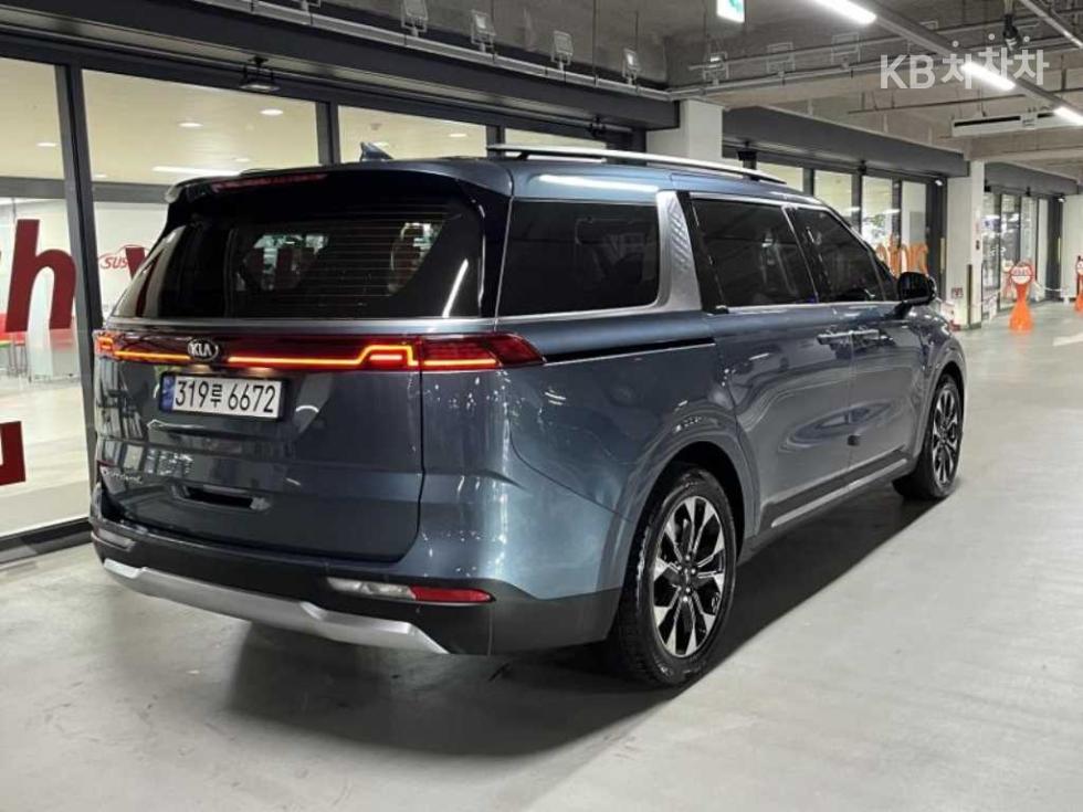 2021 - kia carnival