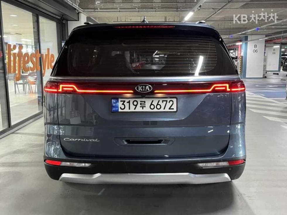 2021 - kia carnival