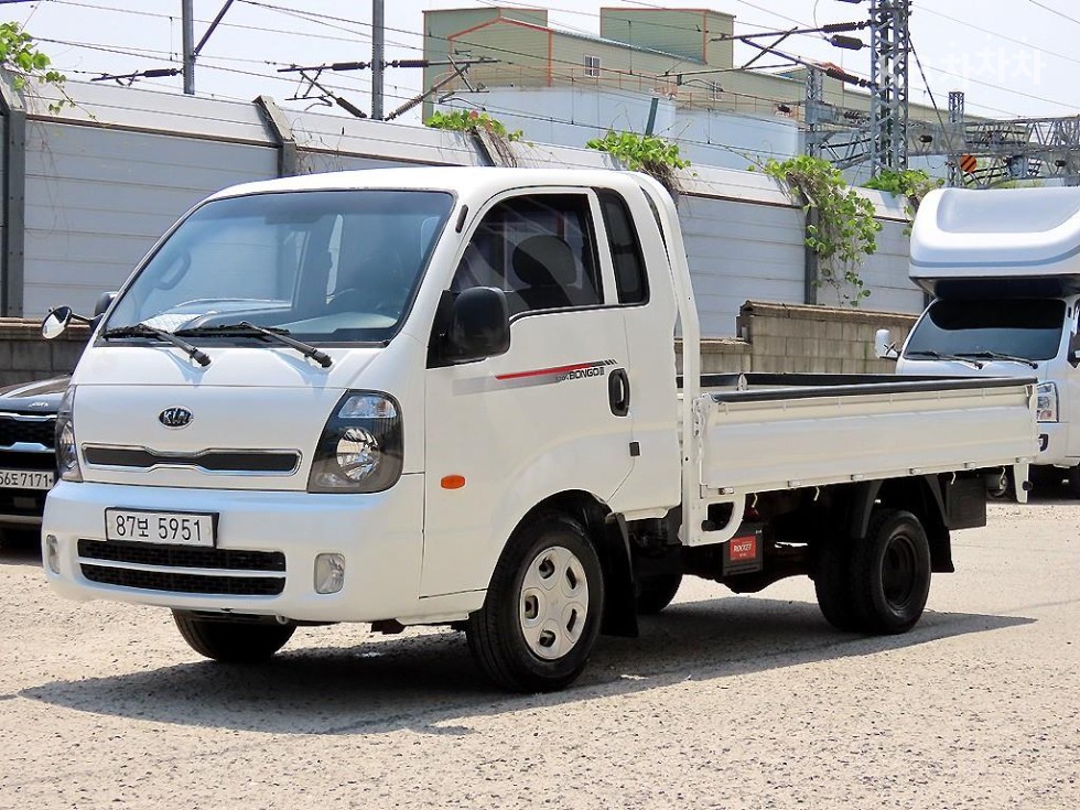 2013 - kia bongo iii