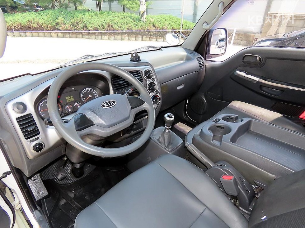 2013 - kia bongo iii