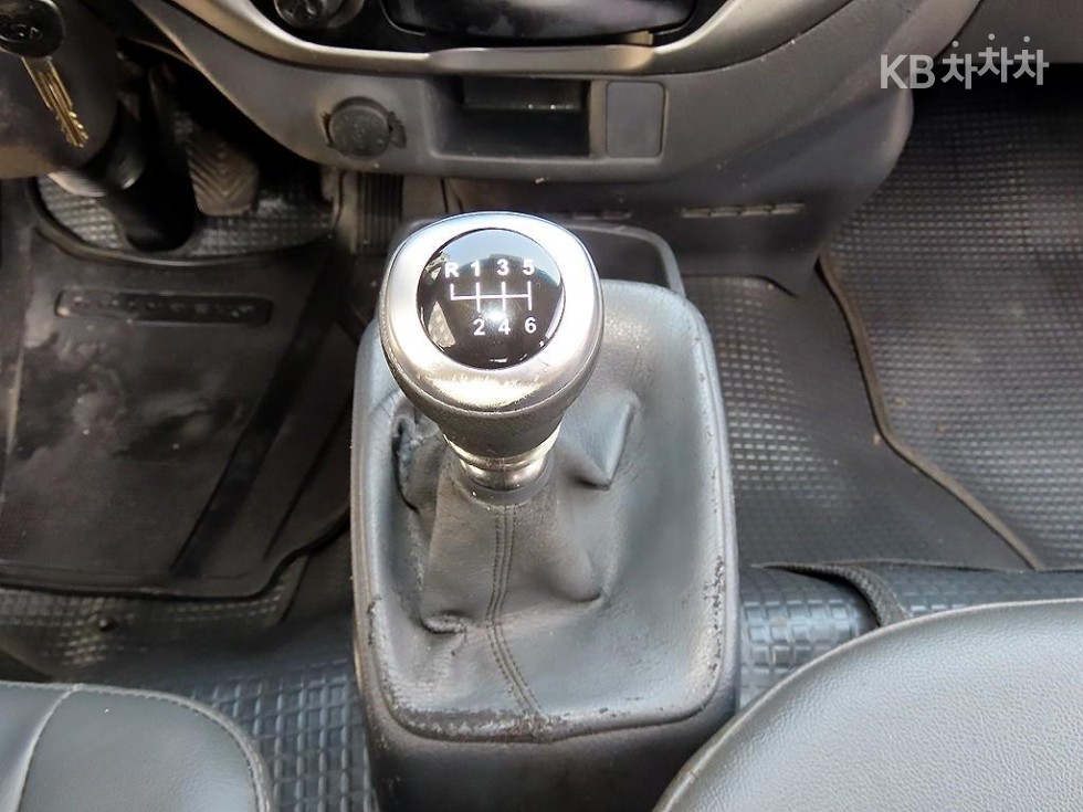 2013 - kia bongo iii