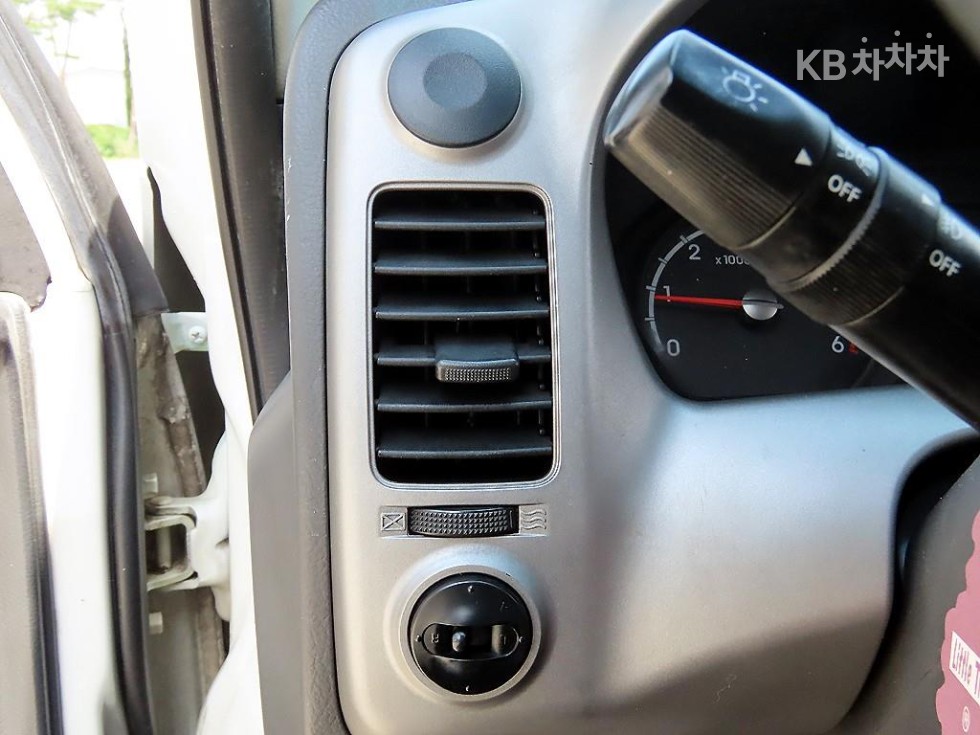 2013 - kia bongo iii