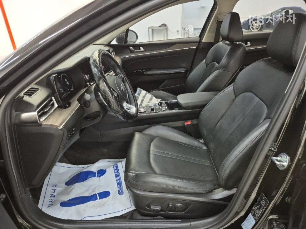 2021 - kia k5