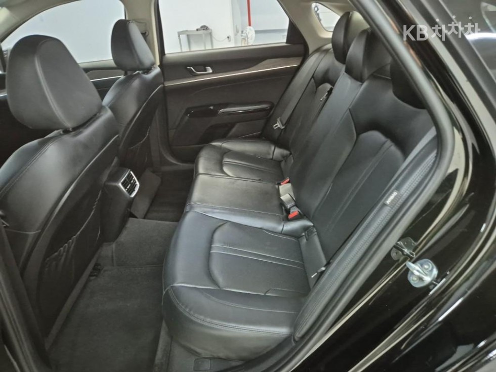 2021 - kia k5