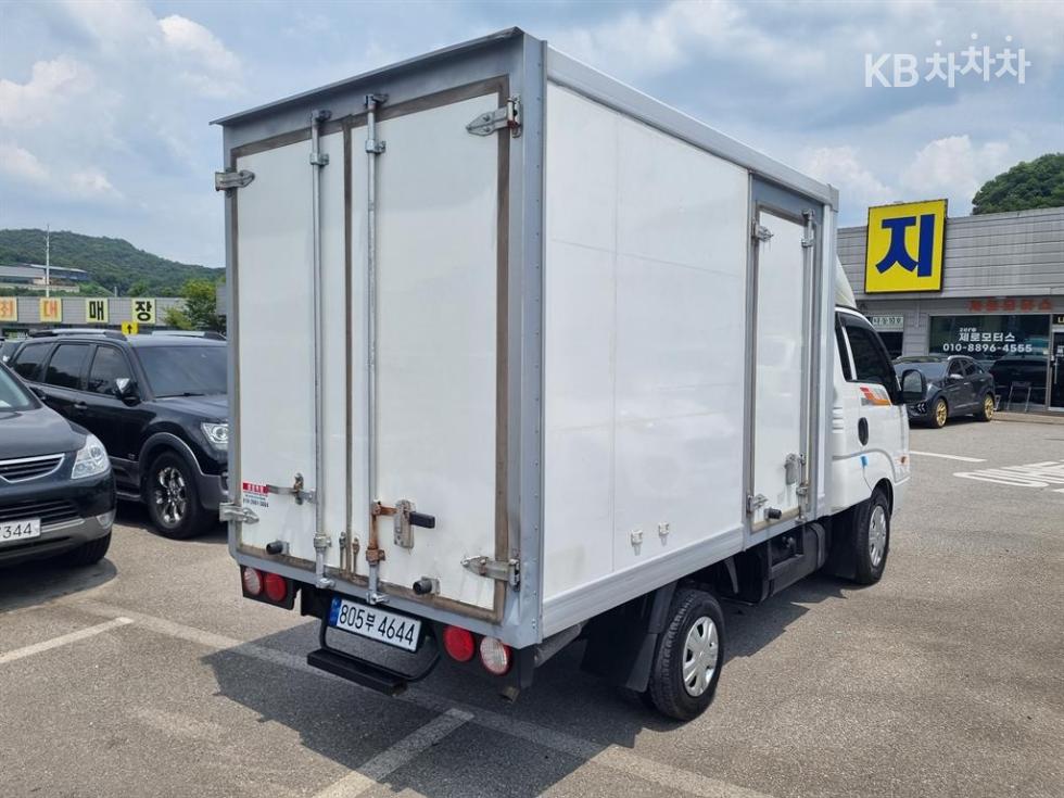 2018 - kia bongo iii