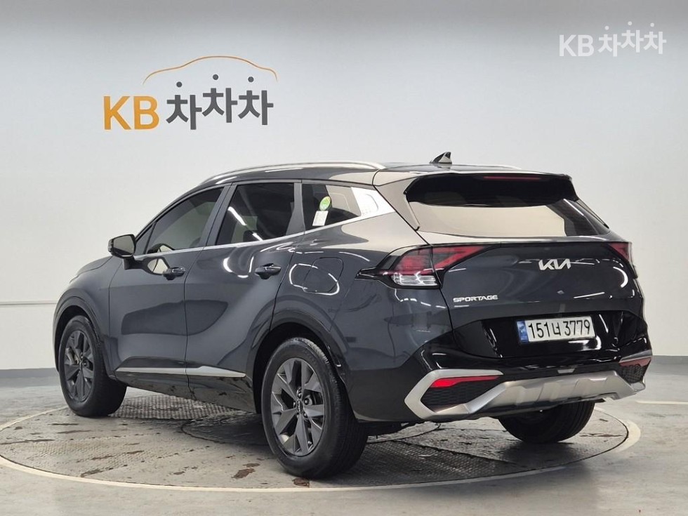2022 - kia sportage