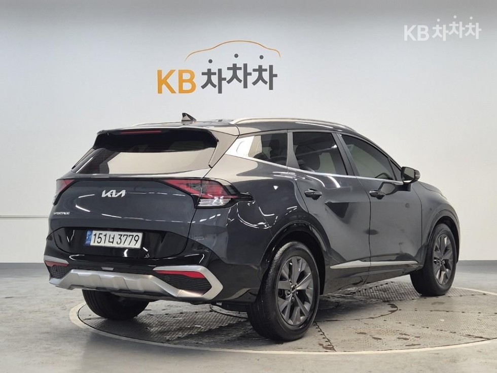 2022 - kia sportage