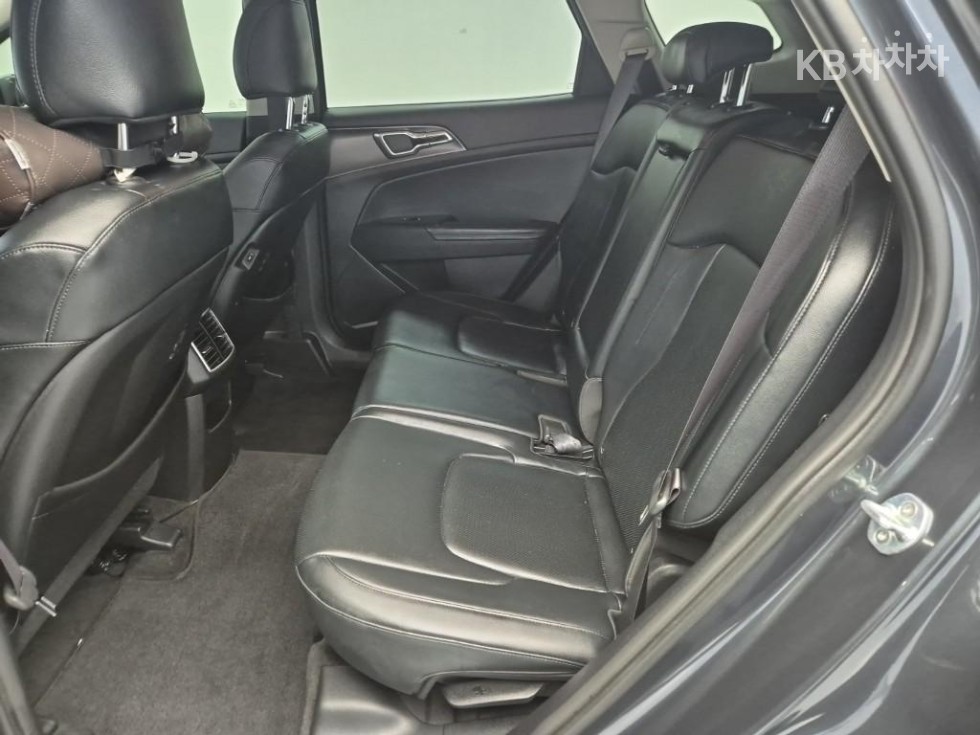 2022 - kia sportage
