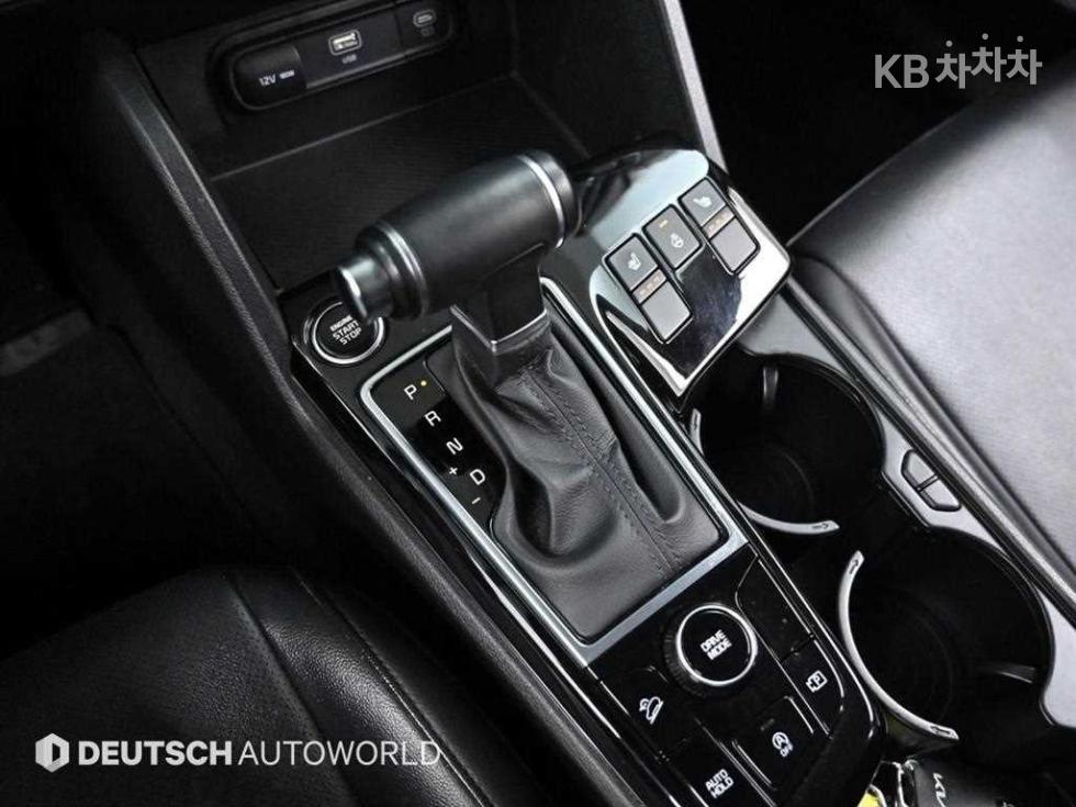 2022 - kia sportage