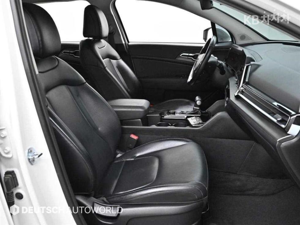 2022 - kia sportage