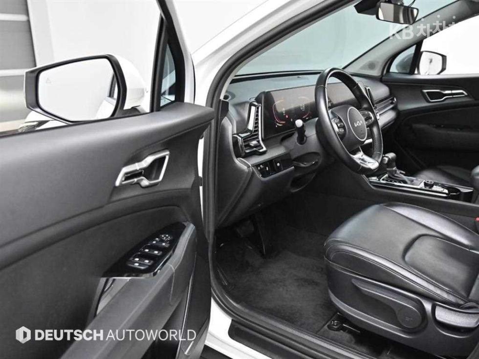 2022 - kia sportage