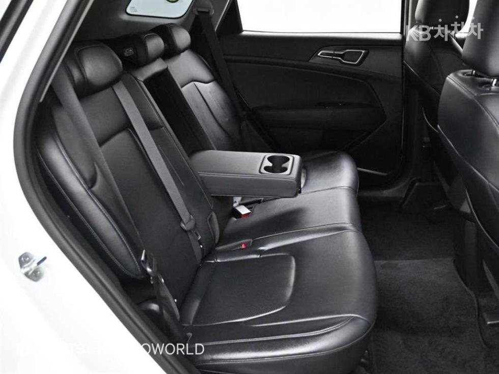 2022 - kia sportage