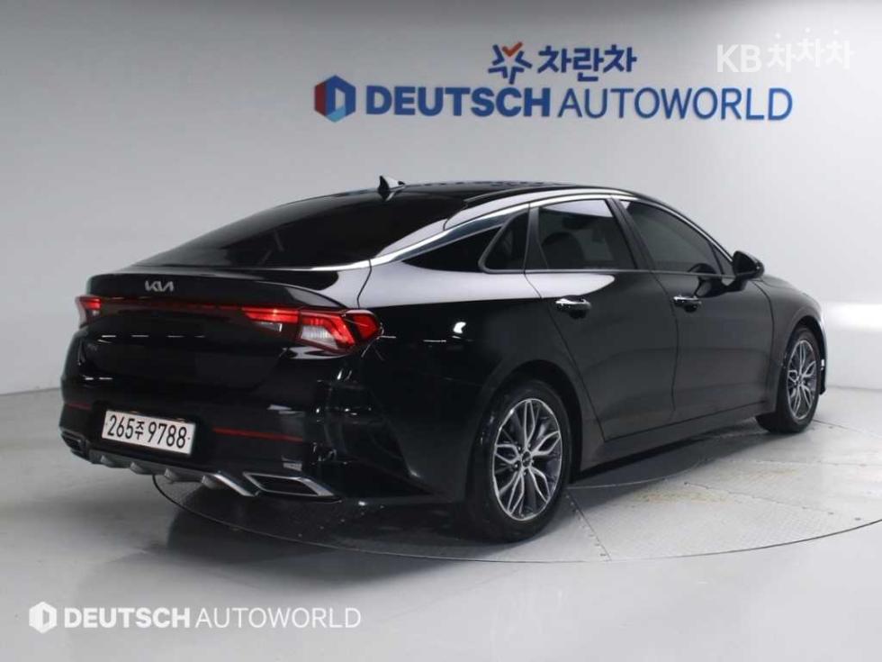 2022 - kia k5