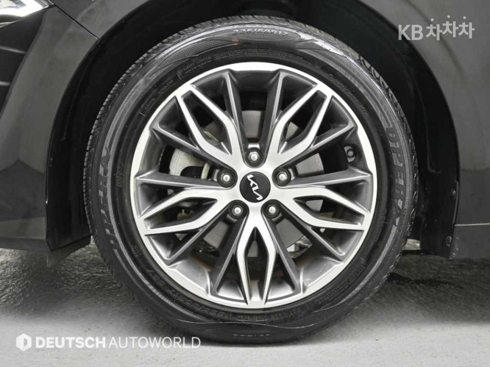 2022 - kia k5