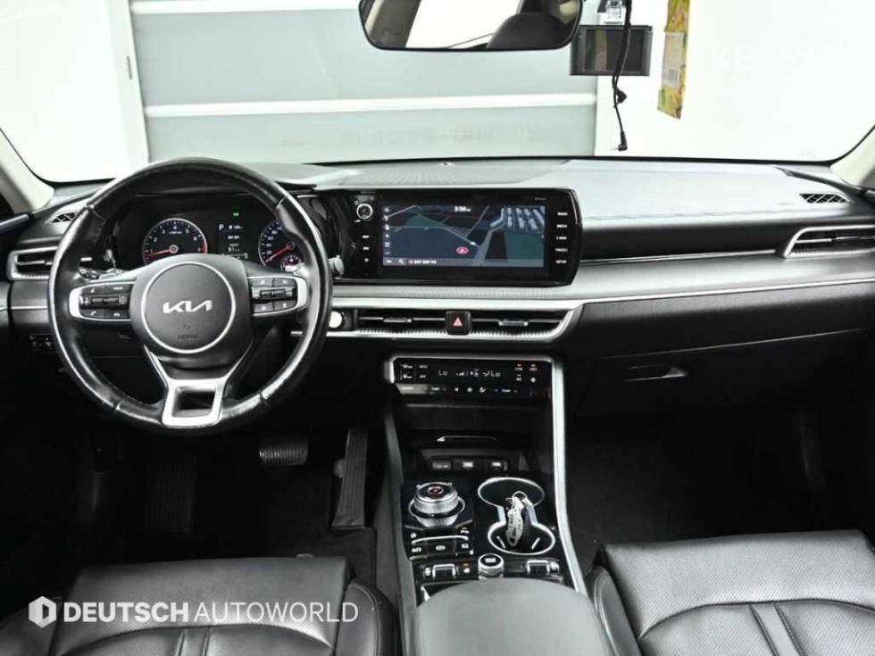 2022 - kia k5