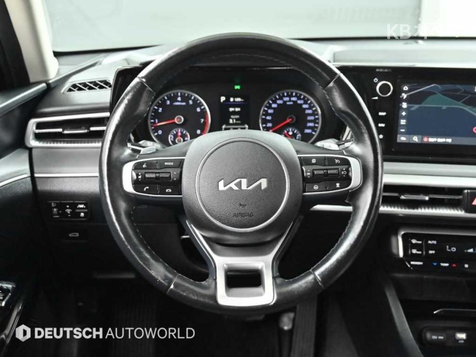 2022 - kia k5