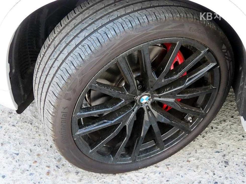 BMW X5 — miniaturë 20