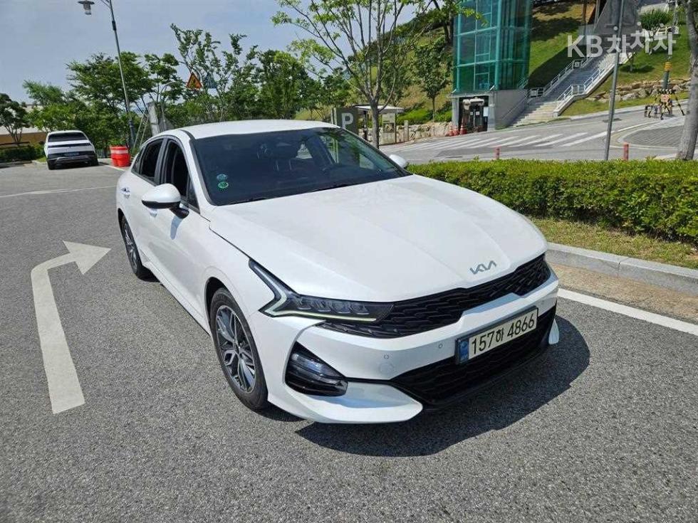 2022 - kia k5