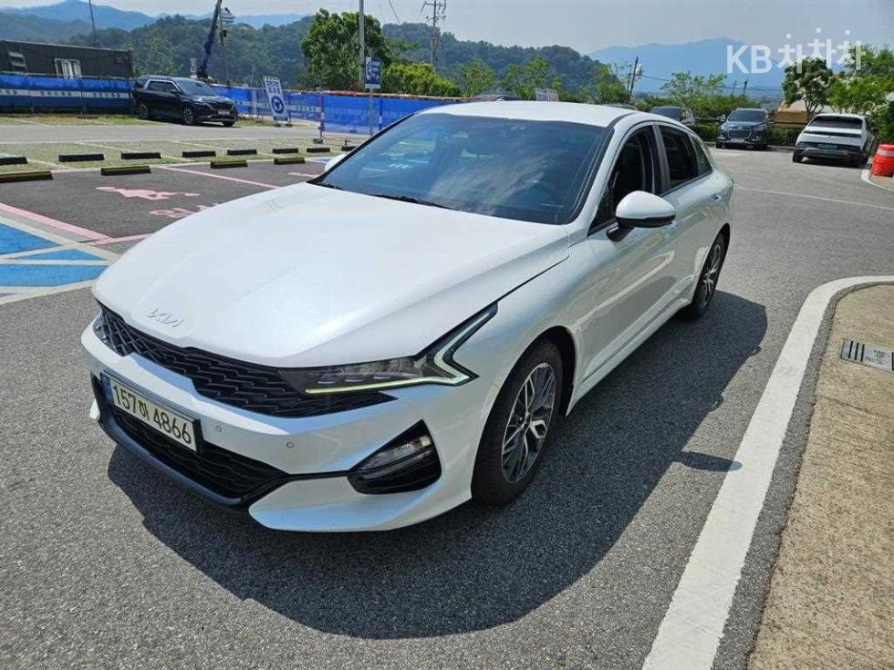 2022 - kia k5