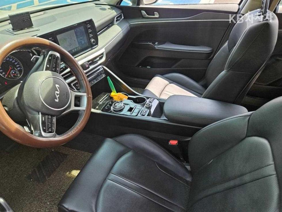 2022 - kia k5