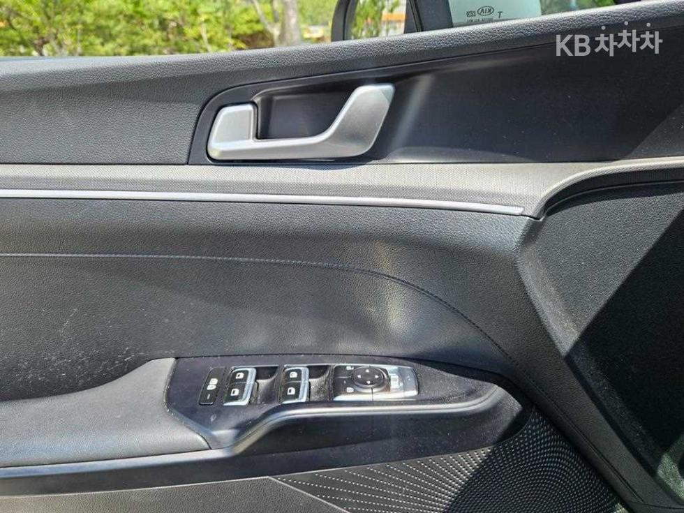2022 - kia k5
