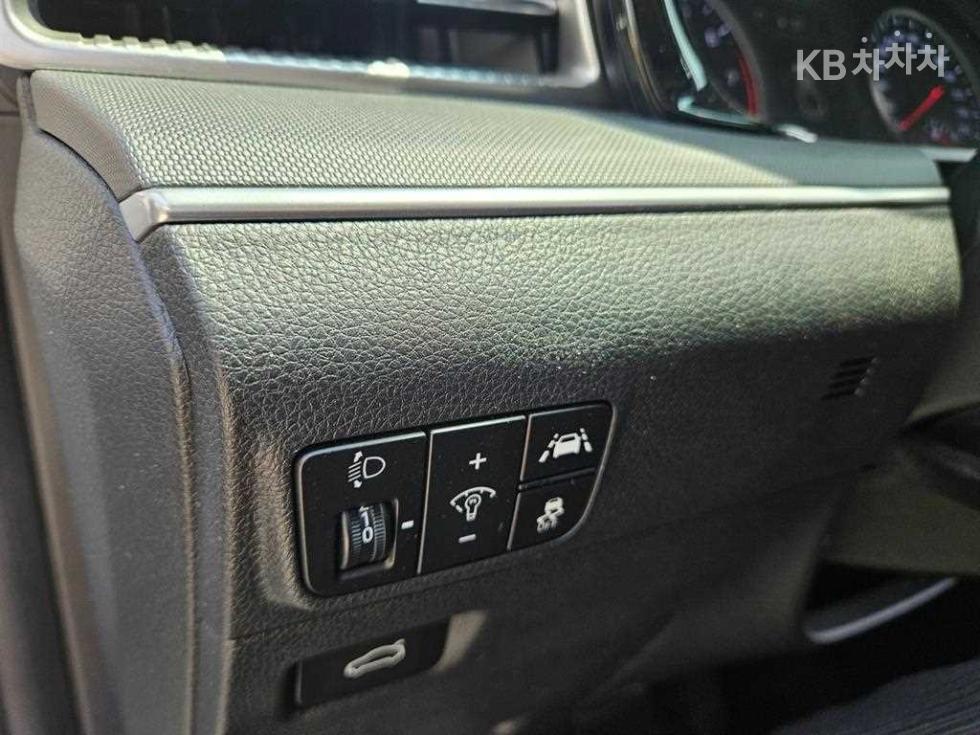 2022 - kia k5