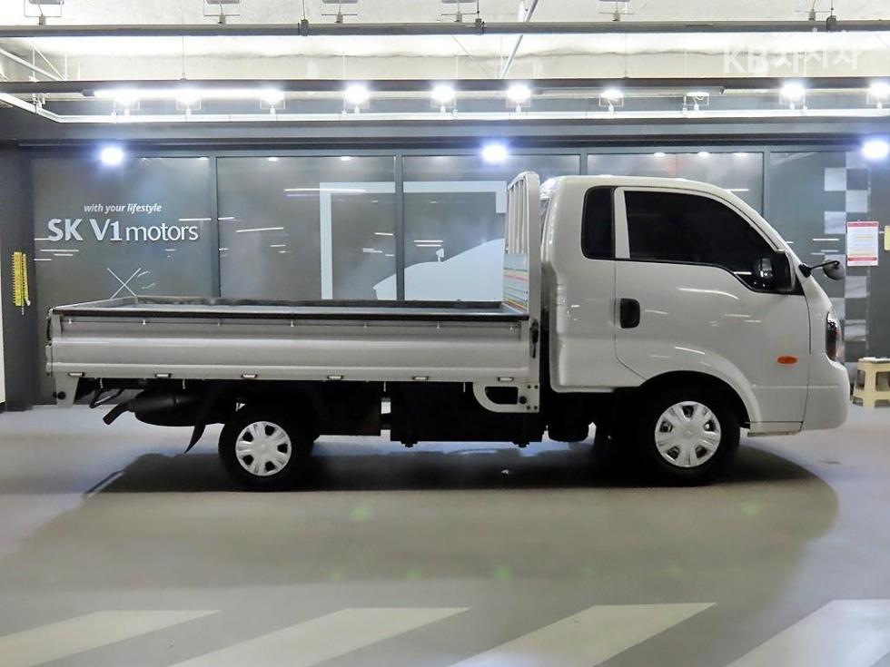 2017 - kia bongo iii