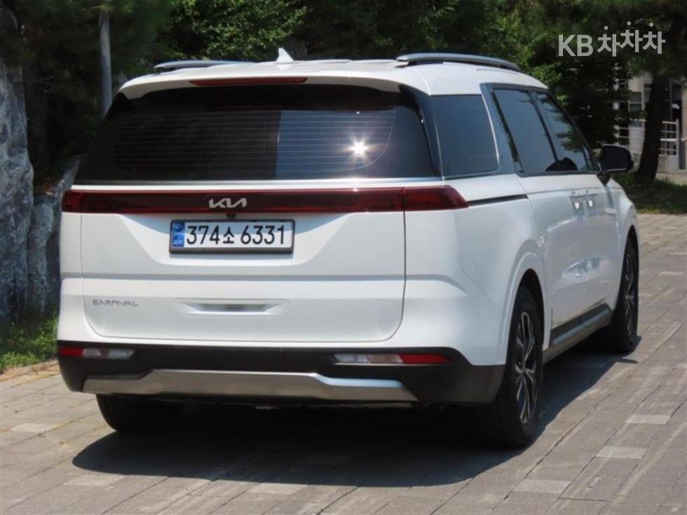 2022 - kia carnival