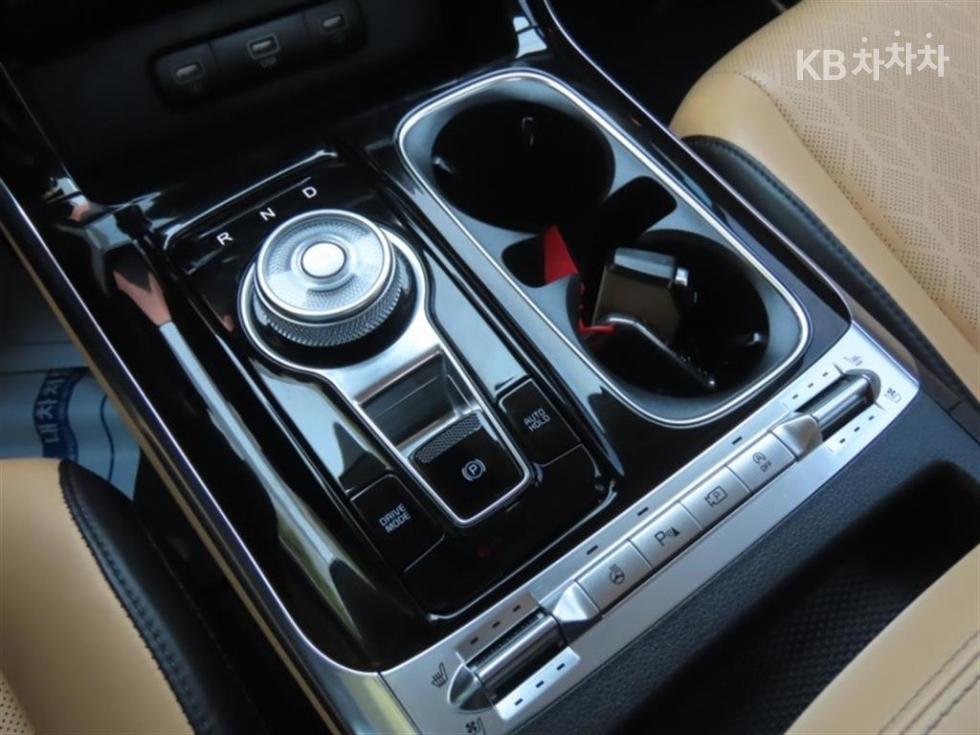 2022 - kia carnival