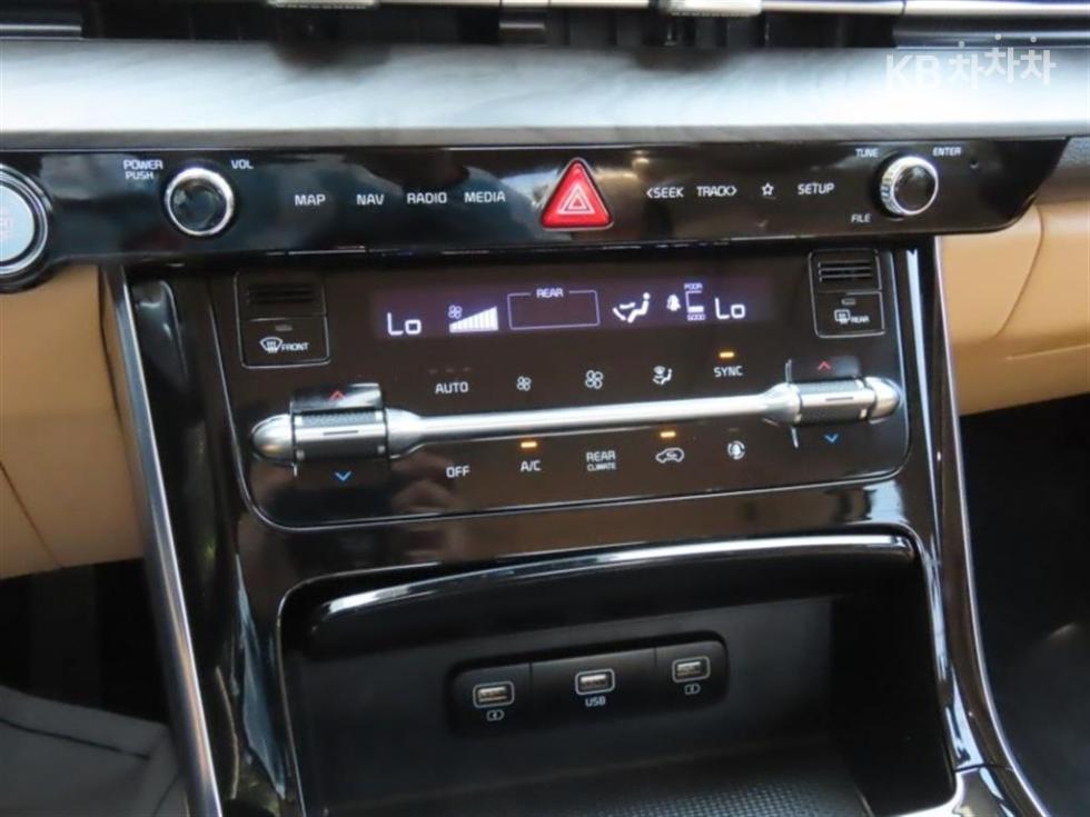 2022 - kia carnival