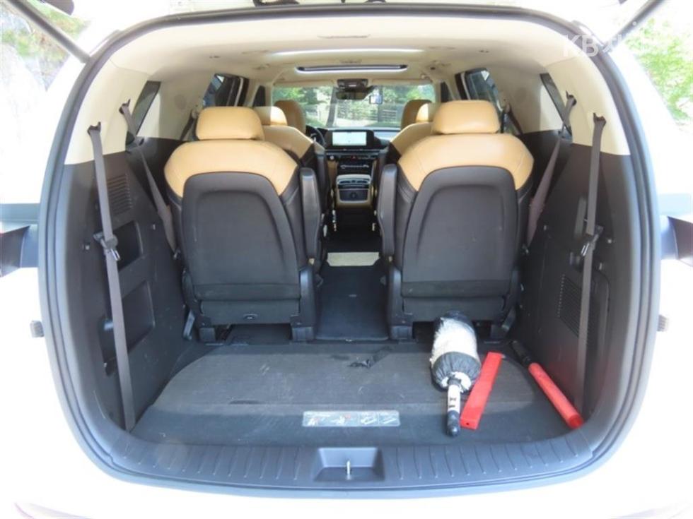 2022 - kia carnival