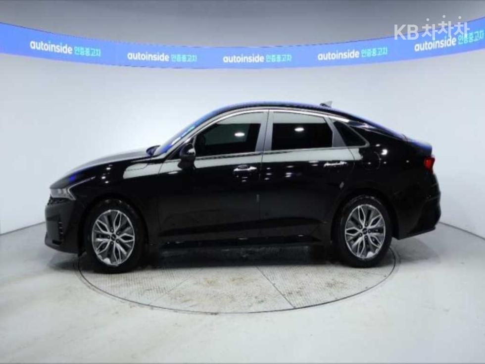 2022 - kia k5