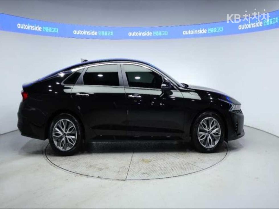 2022 - kia k5