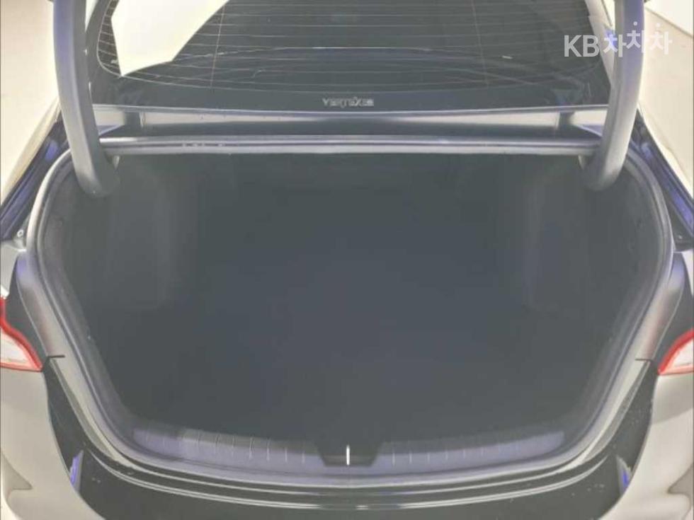 2022 - kia k5
