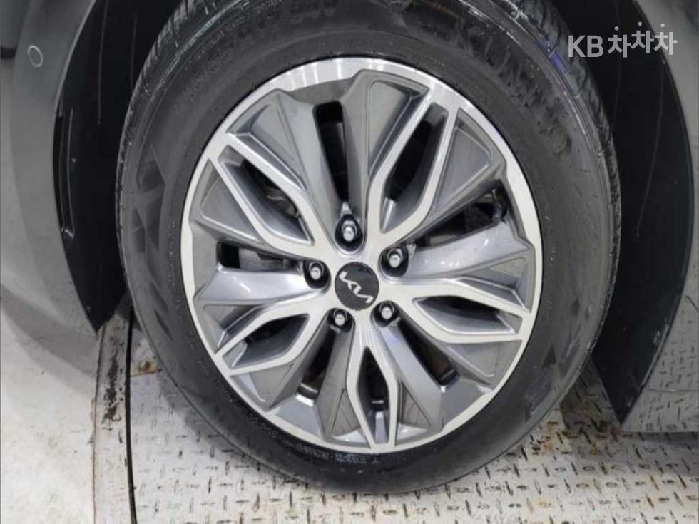 2022 - kia k5